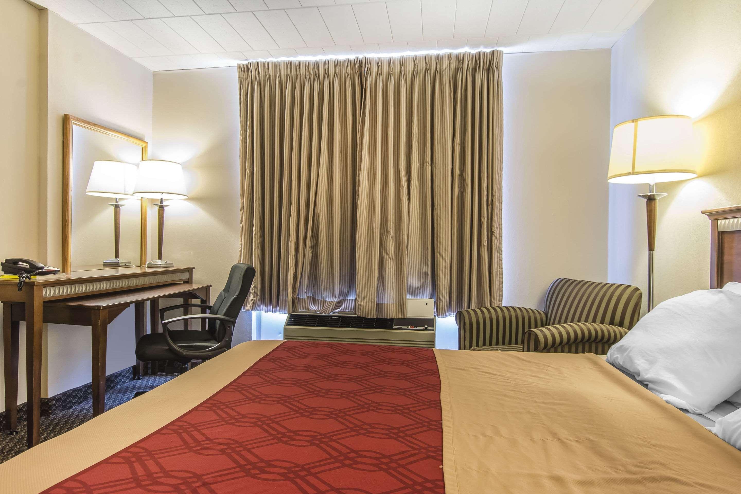 Econo Lodge Orillia Εξωτερικό φωτογραφία