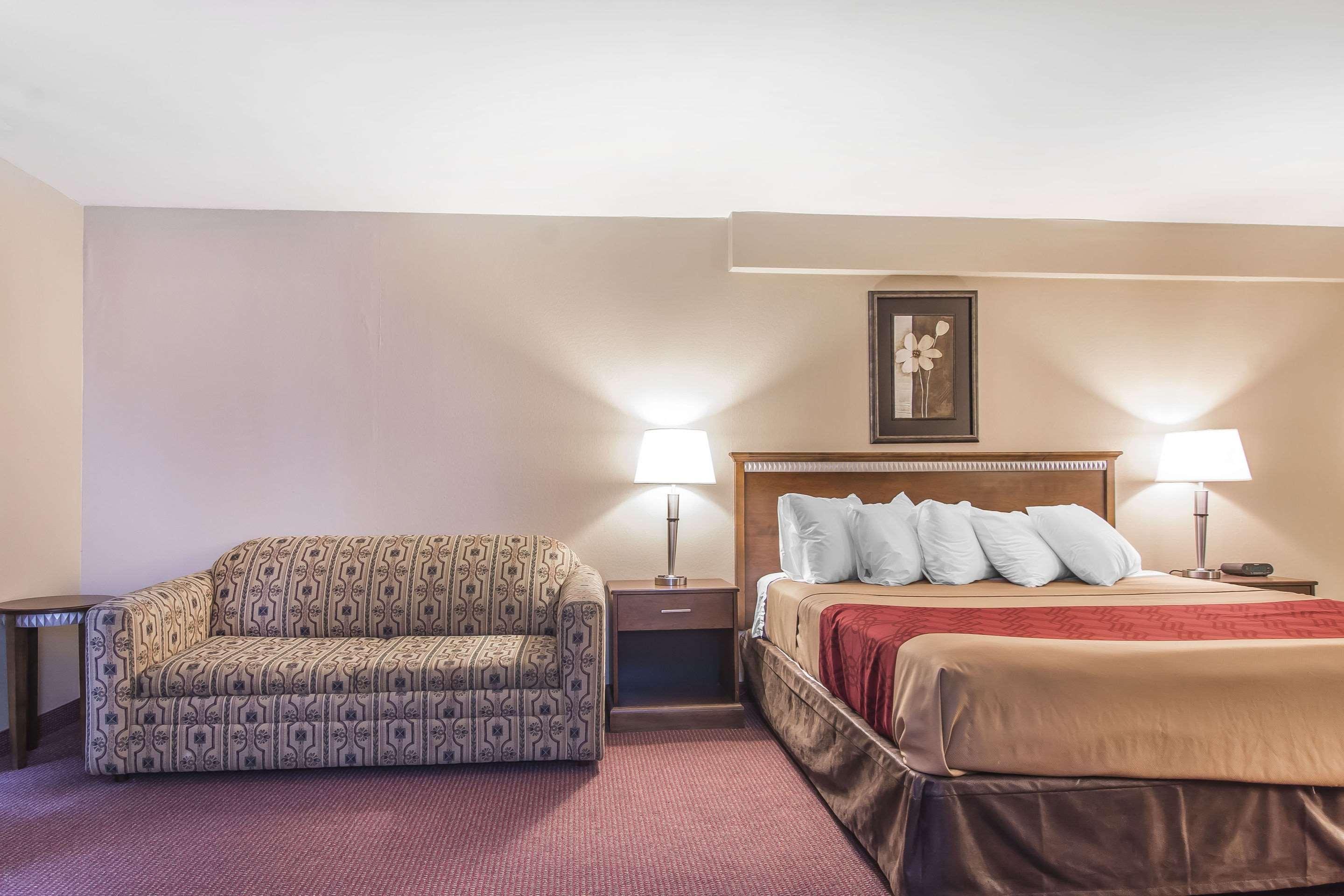 Econo Lodge Orillia Εξωτερικό φωτογραφία