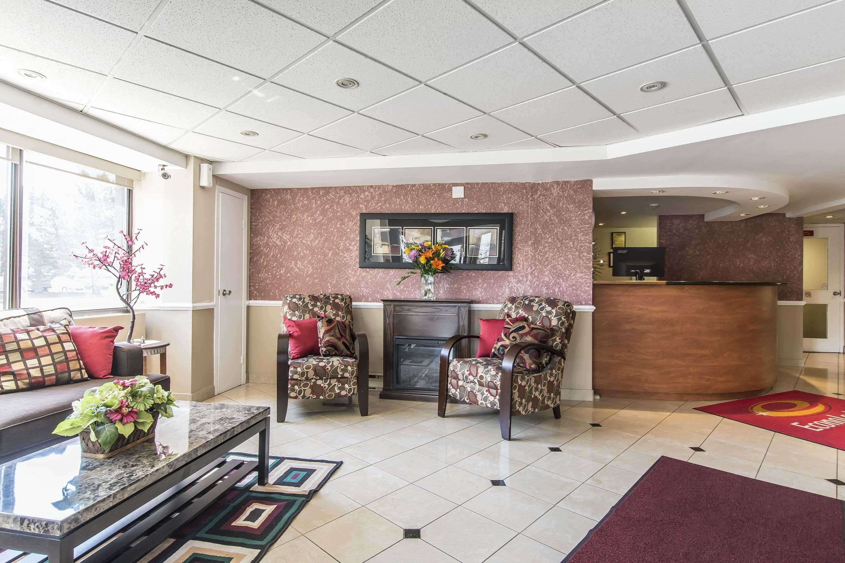 Econo Lodge Orillia Εξωτερικό φωτογραφία