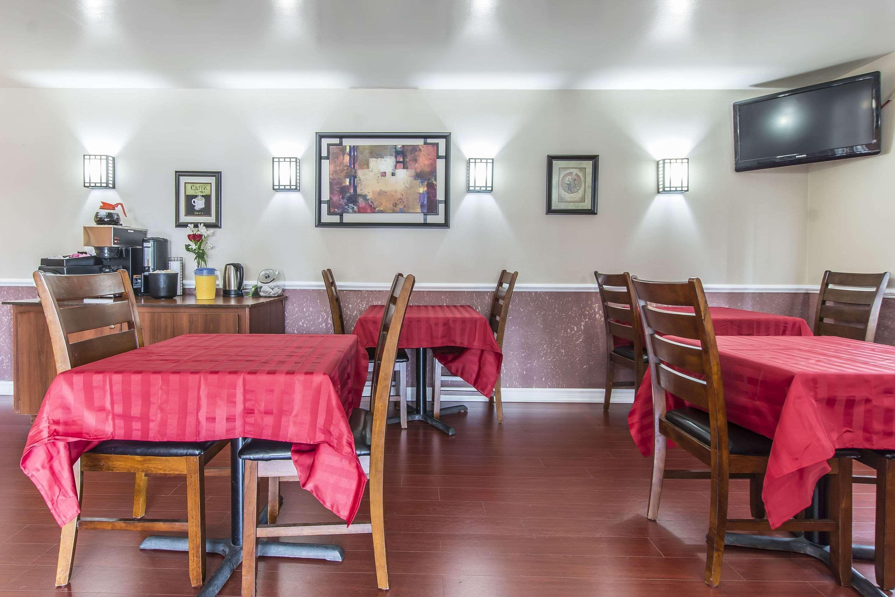 Econo Lodge Orillia Εξωτερικό φωτογραφία
