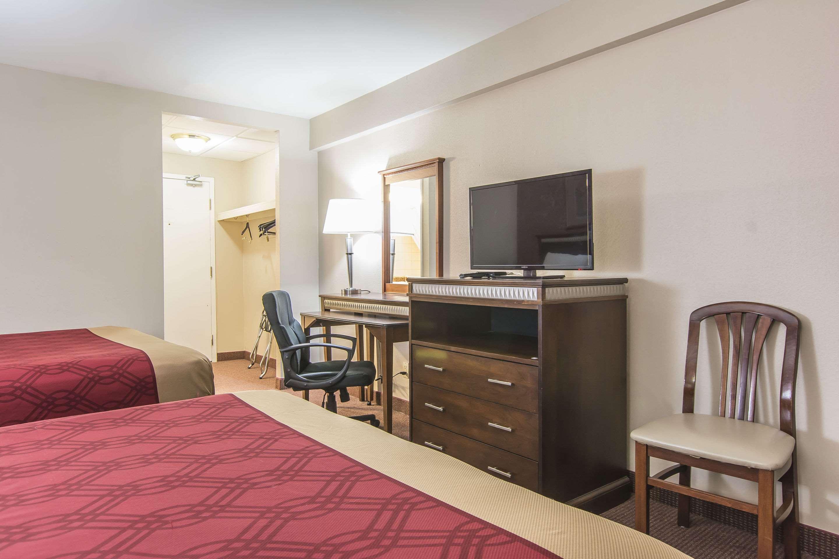 Econo Lodge Orillia Εξωτερικό φωτογραφία