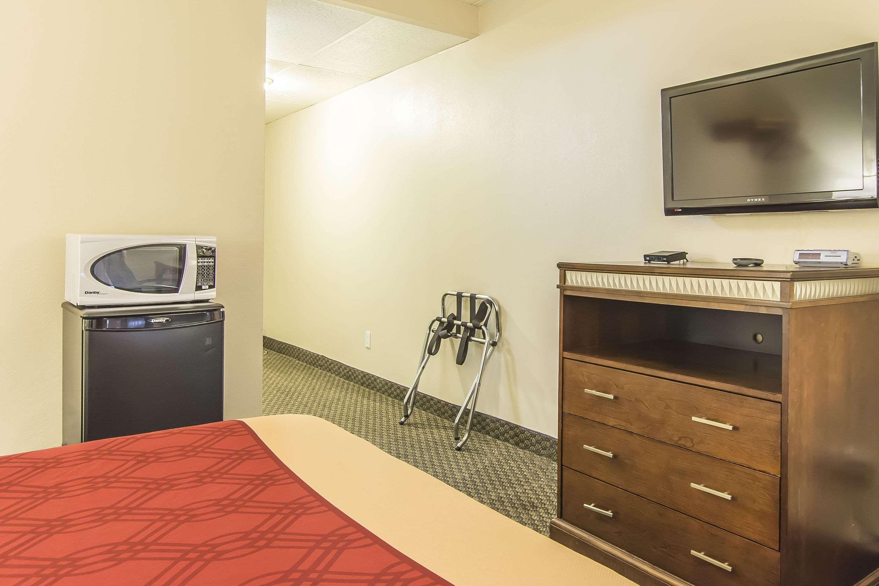 Econo Lodge Orillia Εξωτερικό φωτογραφία