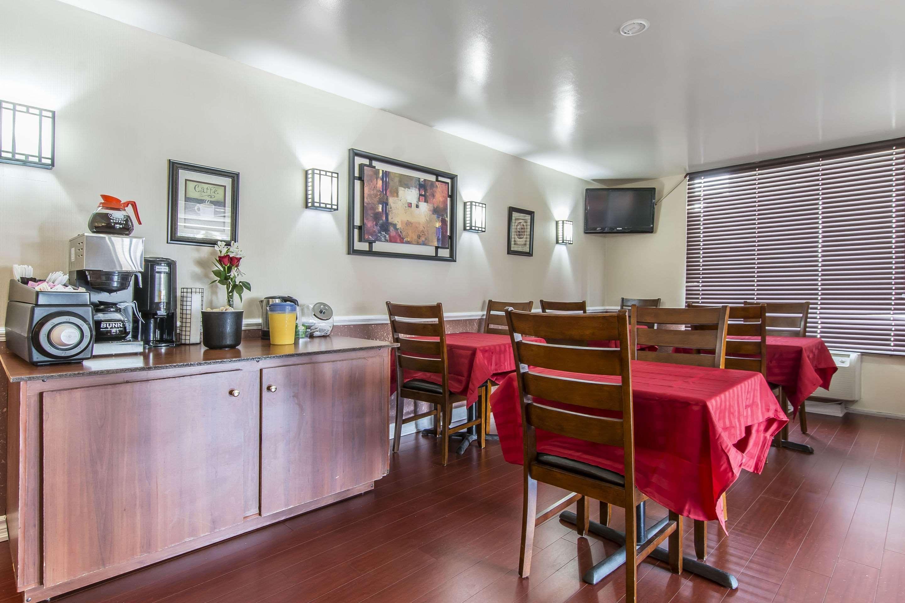 Econo Lodge Orillia Εξωτερικό φωτογραφία